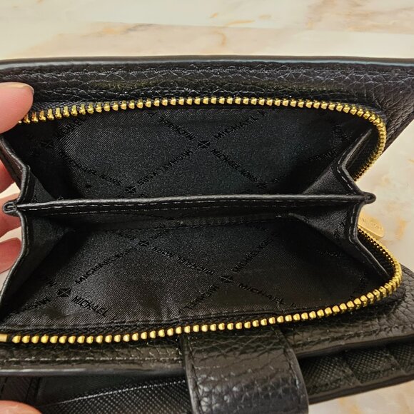 Michael Kors Black Wallet - Picture 4 of 5